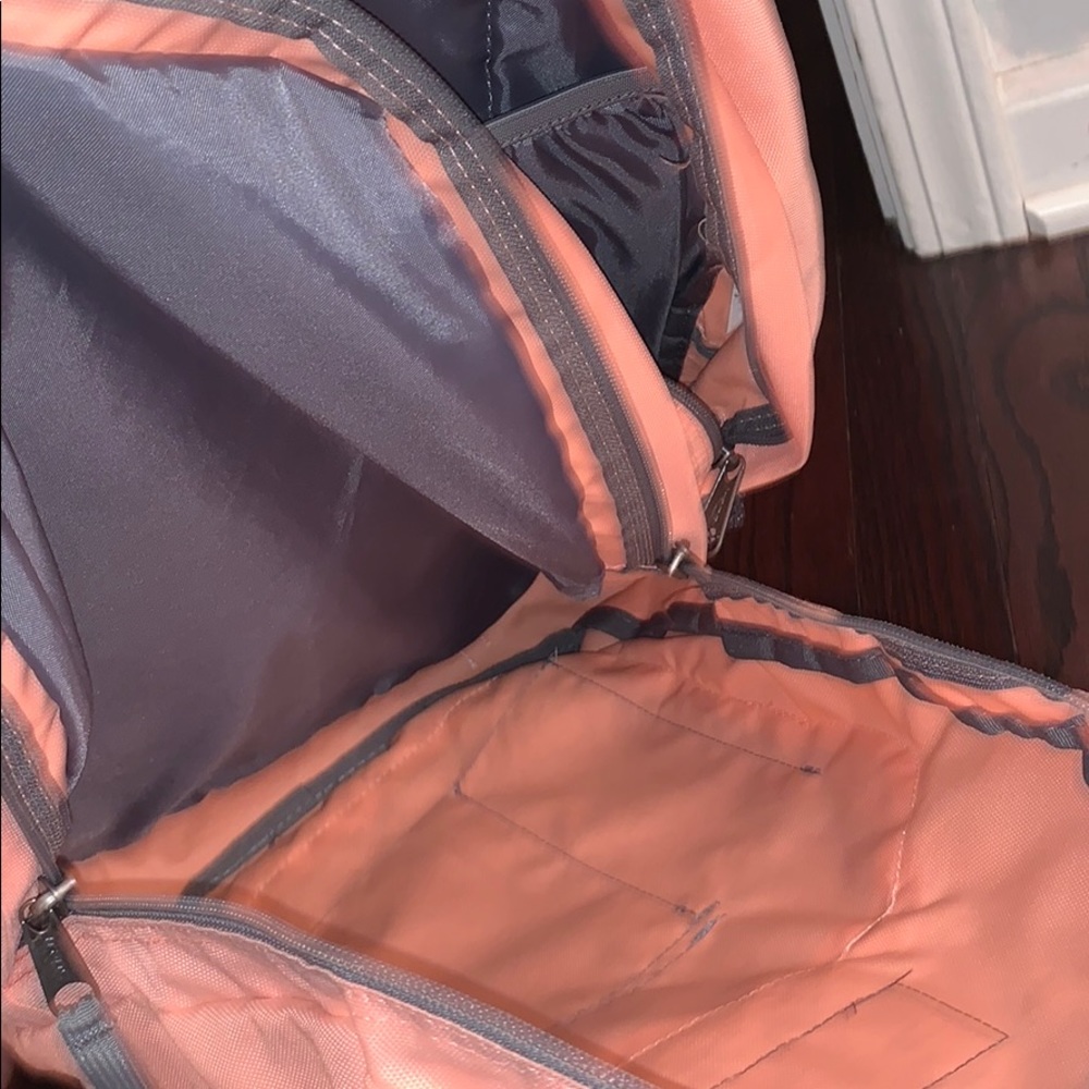 Backpack - Picture 5 of 6